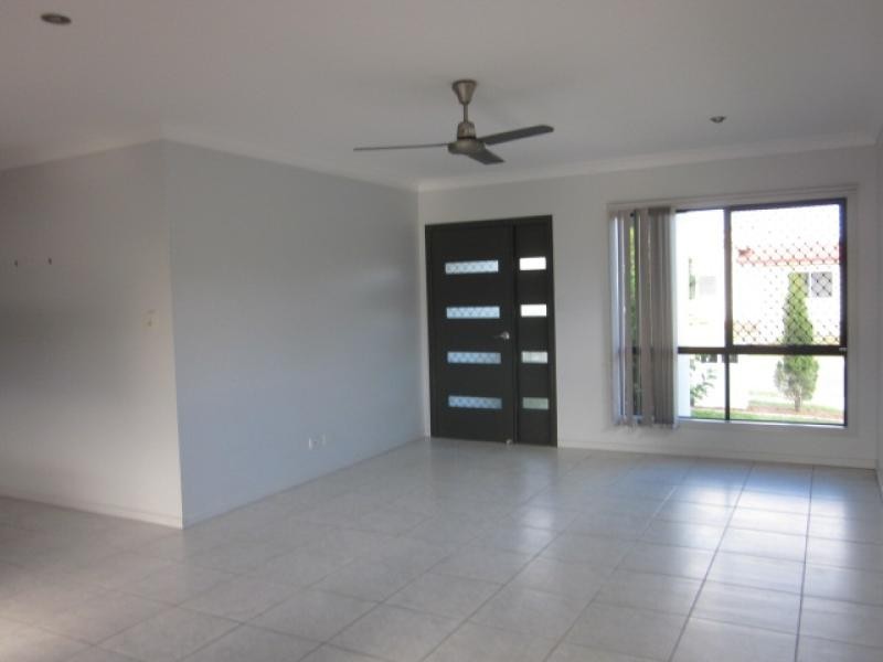 4/25 Don Street, Bowen QLD 4805