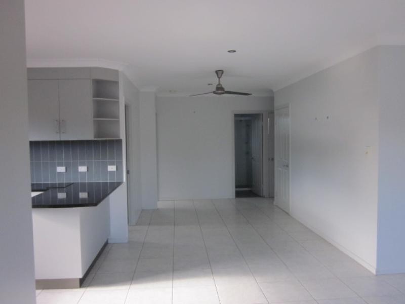4/25 Don Street, Bowen QLD 4805