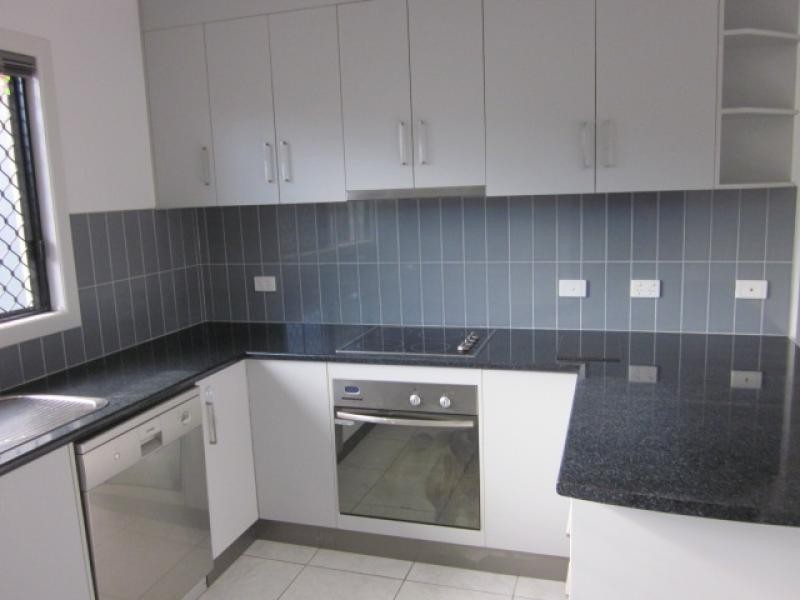 4/25 Don Street, Bowen QLD 4805
