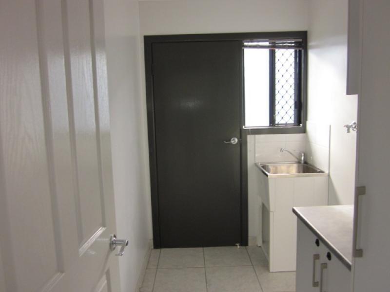 4/25 Don Street, Bowen QLD 4805