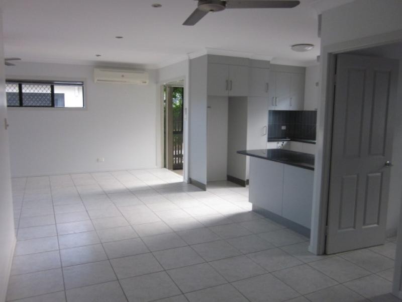 4/25 Don Street, Bowen QLD 4805