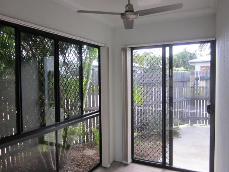 4/25 Don Street, Bowen QLD 4805