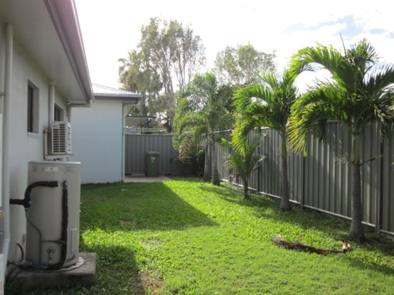 4/25 Don Street, Bowen QLD 4805