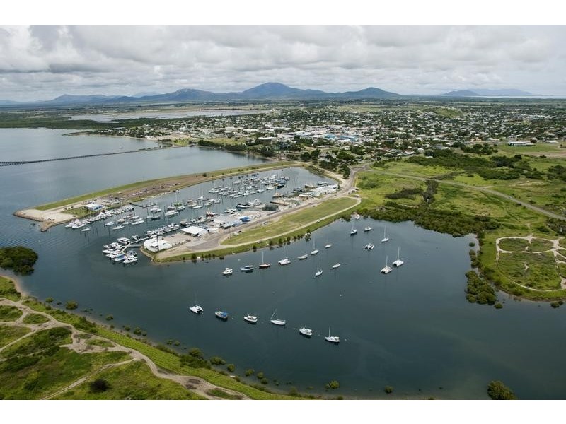 12 Bayside Court, Bowen QLD 4805