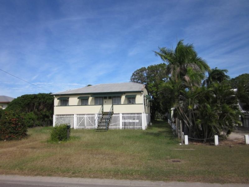 35 Sinclair Street, Bowen QLD 4805