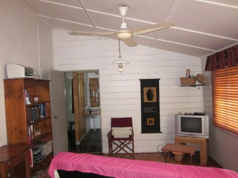 35 Sinclair Street, Bowen QLD 4805