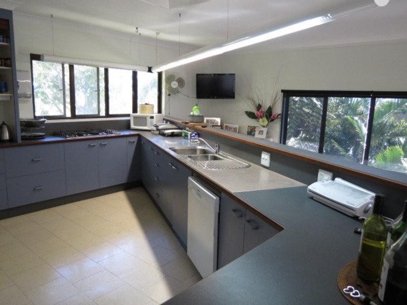 69 Hillview Road, Bowen QLD 4805