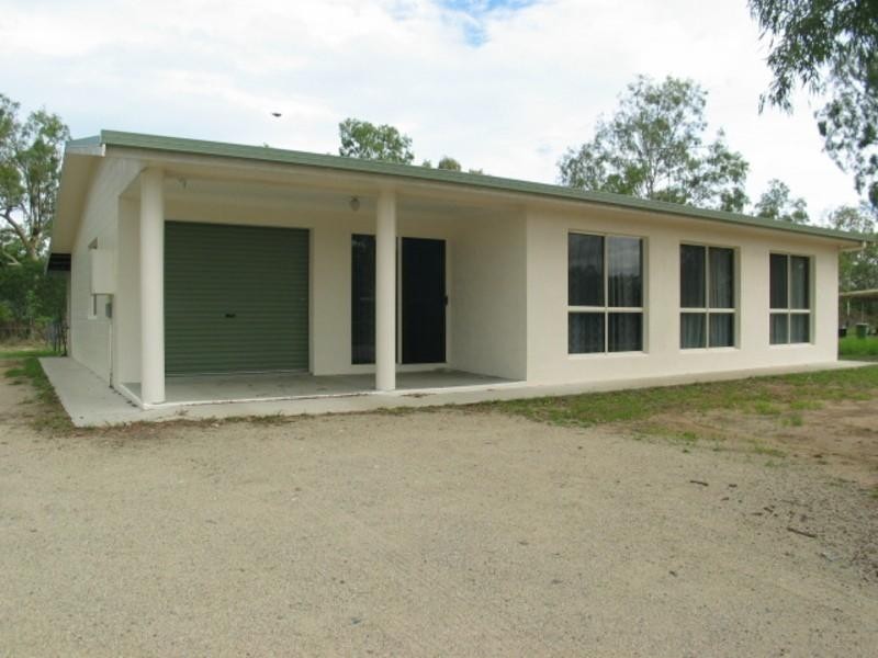 32 Crofton Street, Bowen QLD 4805