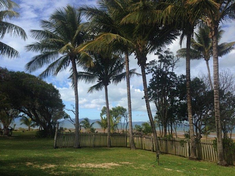 2 Baxter  Avenue, Bowen QLD 4805