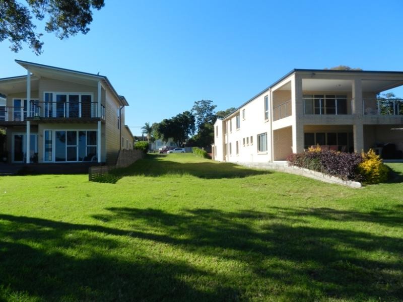 27 Kenilworth Street, Mannering Park NSW 2259