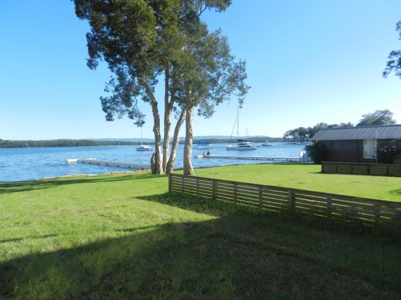 27 Kenilworth Street, Mannering Park NSW 2259