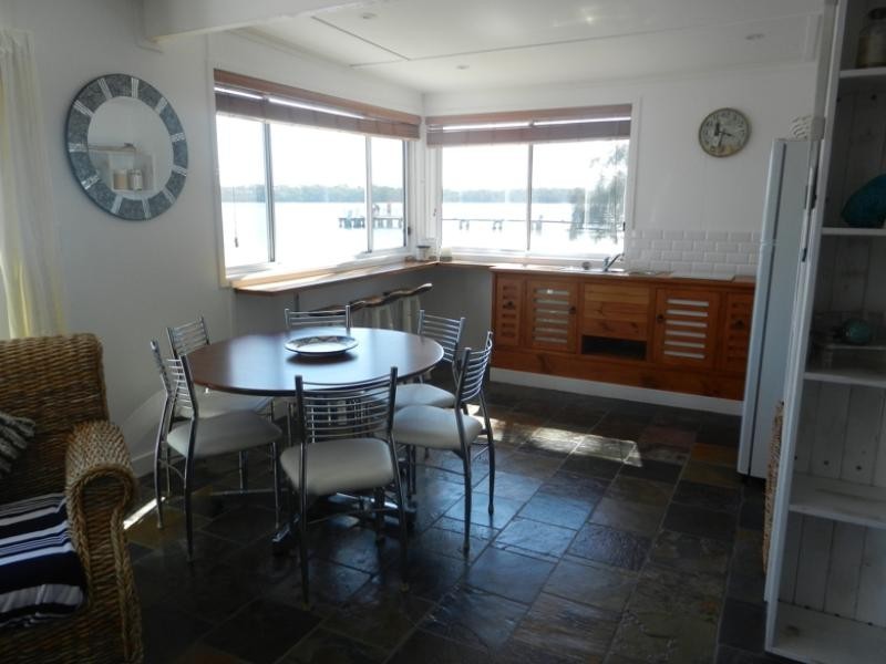 1 The Cut, Mannering Park NSW 2259