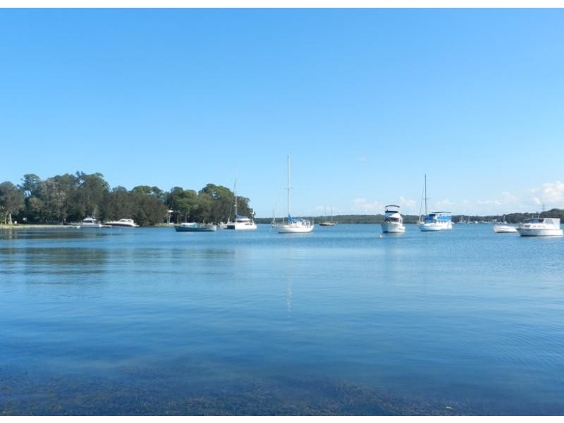 1 The Cut, Mannering Park NSW 2259