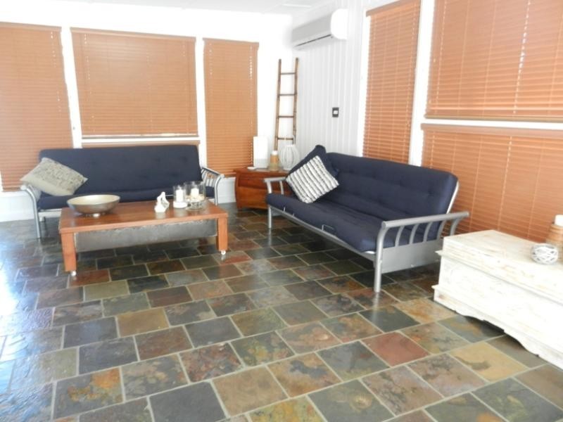 1 The Cut, Mannering Park NSW 2259