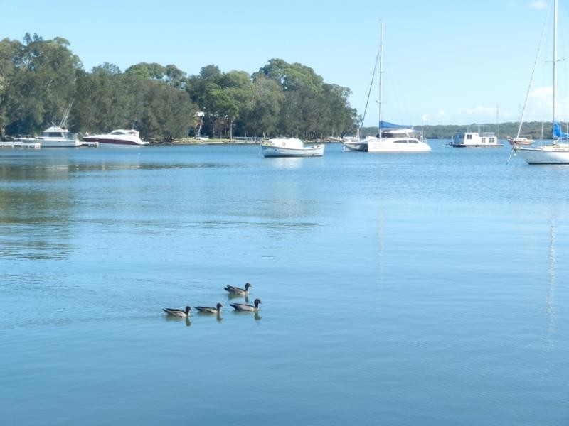 1 The Cut, Mannering Park NSW 2259