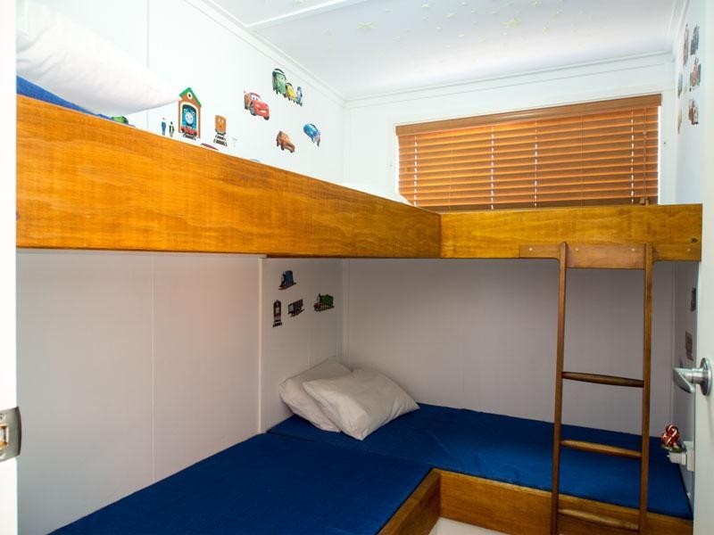 1 The Cut, Mannering Park NSW 2259