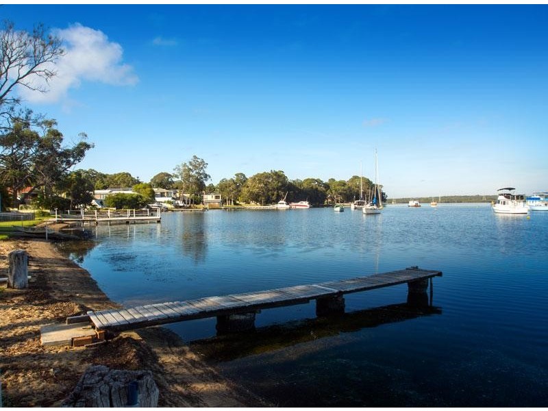 1 The Cut, Mannering Park NSW 2259