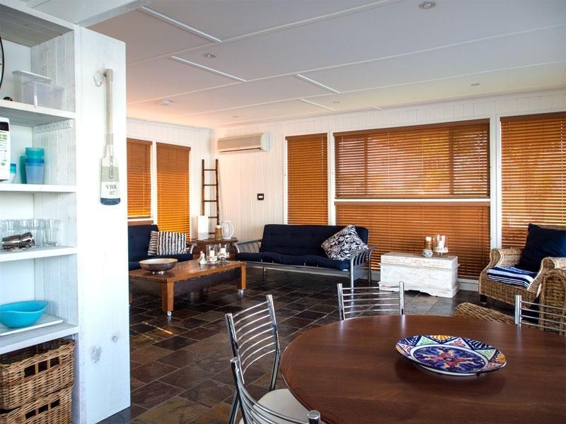 1 The Cut, Mannering Park NSW 2259