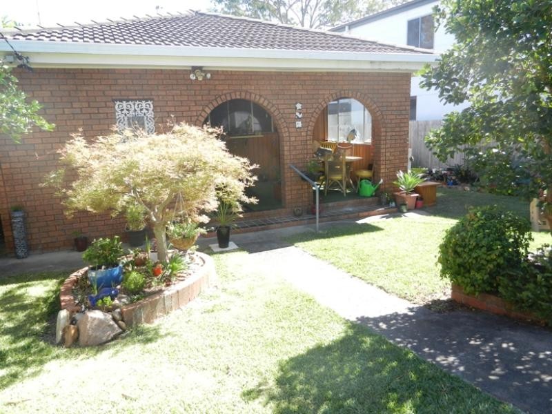 1 The Cut, Mannering Park NSW 2259