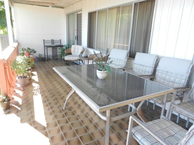 1 The Cut, Mannering Park NSW 2259