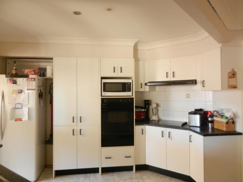 6 Griffith Street, Mannering Park NSW 2259