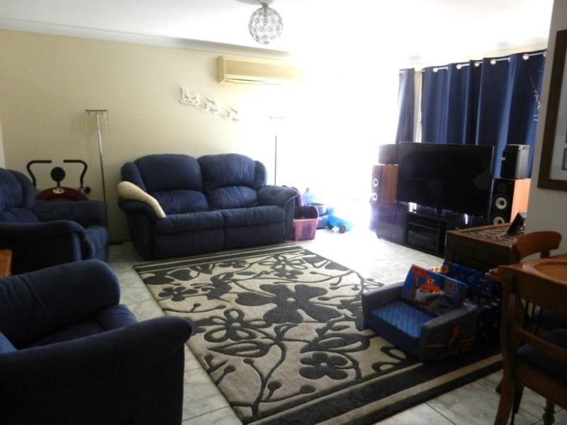 6 Griffith Street, Mannering Park NSW 2259