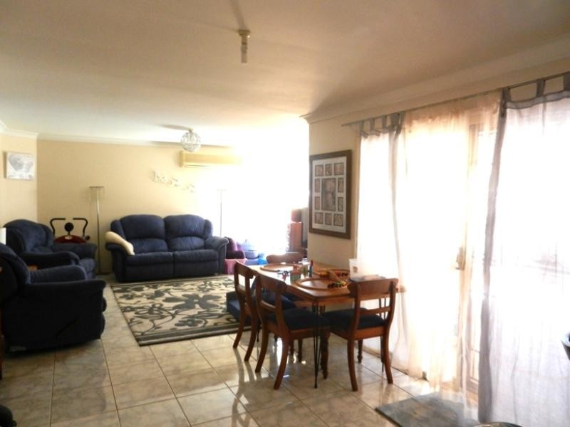 6 Griffith Street, Mannering Park NSW 2259