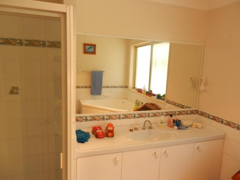 6 Griffith Street, Mannering Park NSW 2259