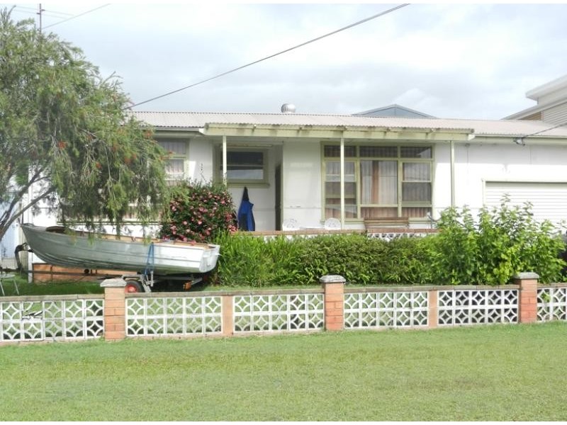 18 Kullaroo Road, Summerland Point NSW 2259