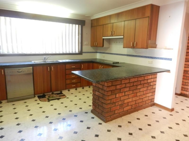 17 Halcyon Street MANNERING PARK 2259, Mannering Park NSW 2259