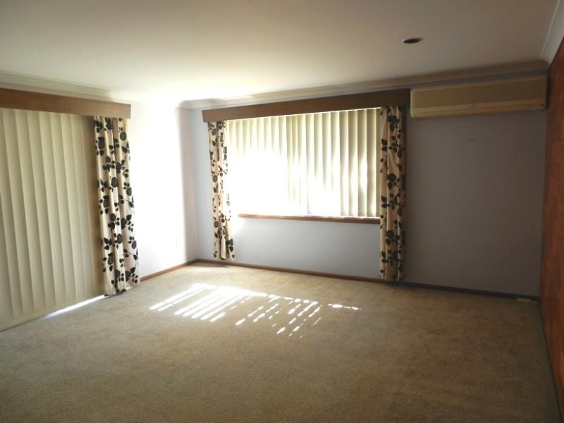 17 Halcyon Street MANNERING PARK 2259, Mannering Park NSW 2259