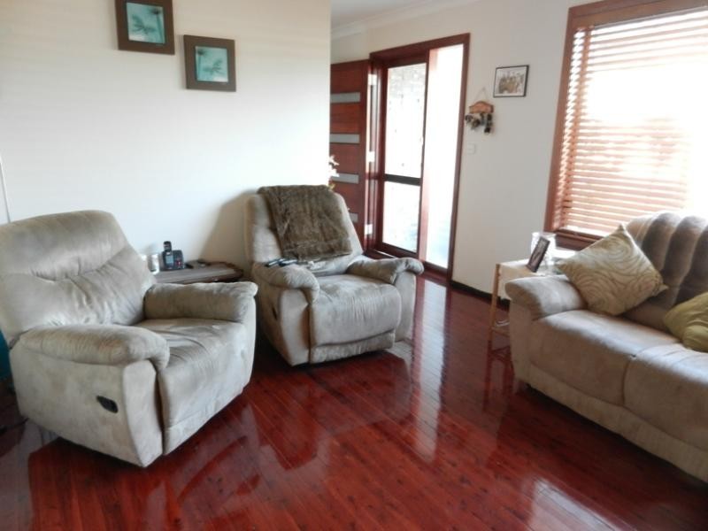 36 Spencer Road, Mannering Park NSW 2259