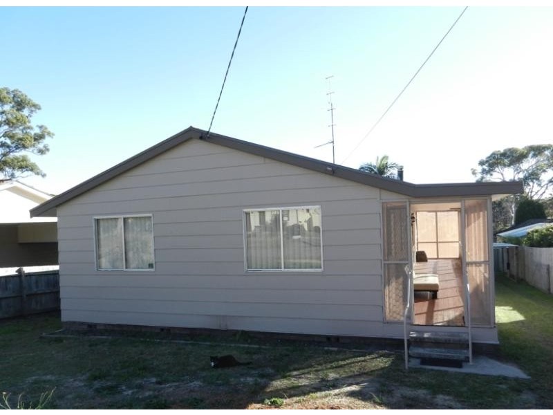 51 Leumeah Avenue CHAIN VALLEY BAY 2259, Chain Valley Bay NSW 2259