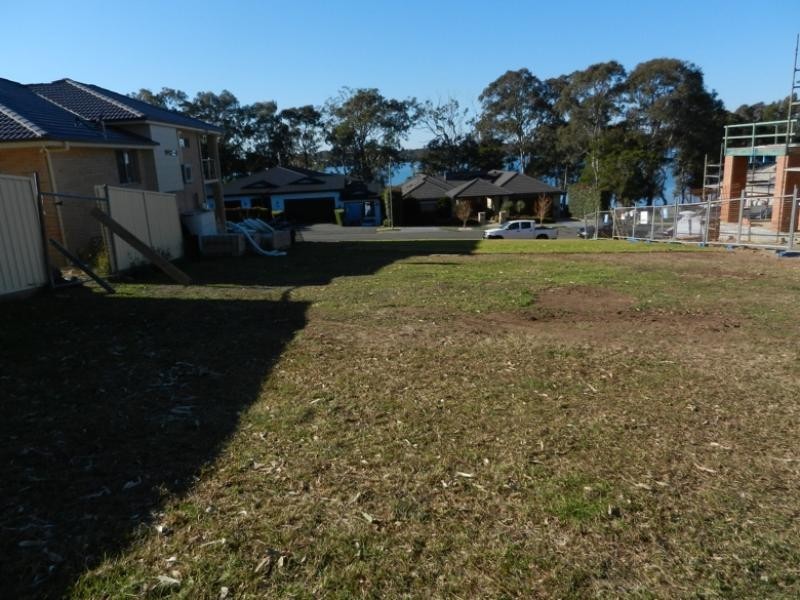 18 Mulwala Drive, Wyee Point NSW 2259