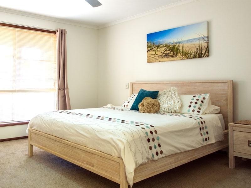 25 Gordon Avenue, Summerland Point NSW 2259
