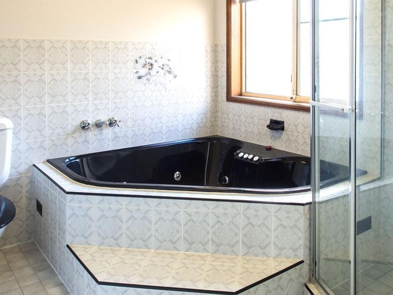 25 Gordon Avenue, Summerland Point NSW 2259