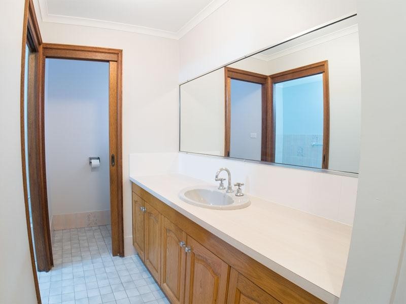 25 Gordon Avenue, Summerland Point NSW 2259