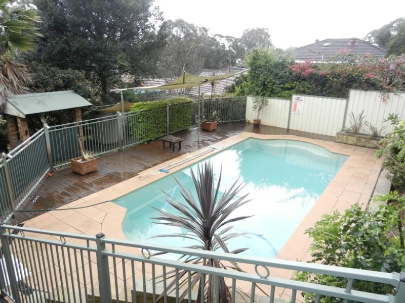 8 Eliot Street, Mannering Park NSW 2259
