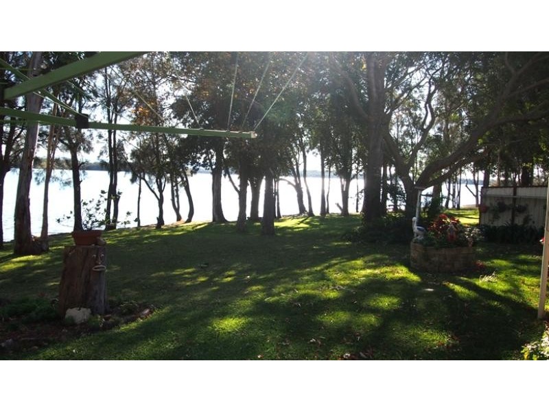 19 Macquarie Road, Mannering Park NSW 2259