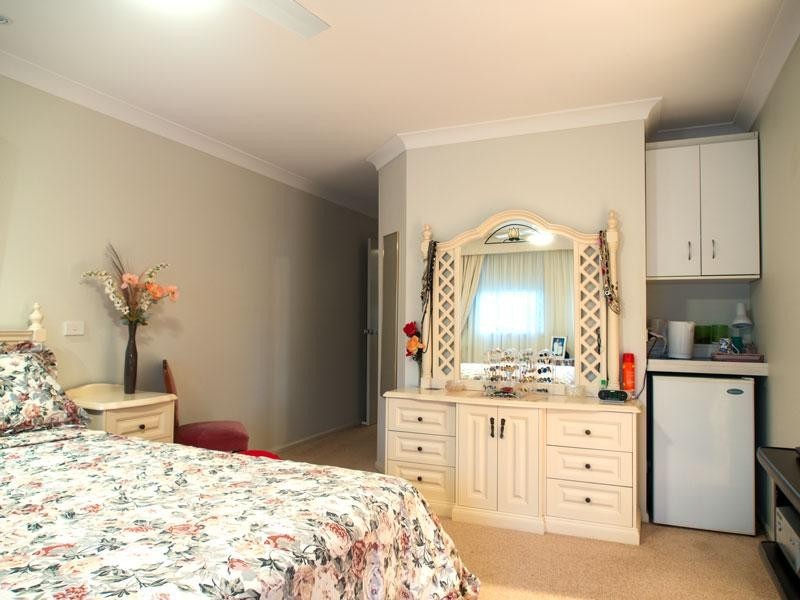 19 Macquarie Road, Mannering Park NSW 2259