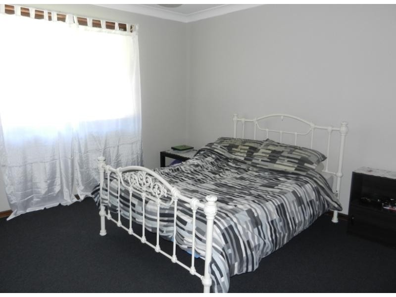 88 Griffith Street, Mannering Park NSW 2259