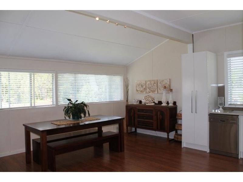 6-8 Barclay Avenue, Mannering Park NSW 2259