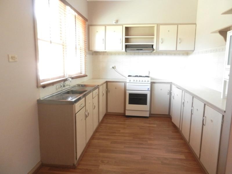 106 Vales Road, Mannering Park NSW 2259