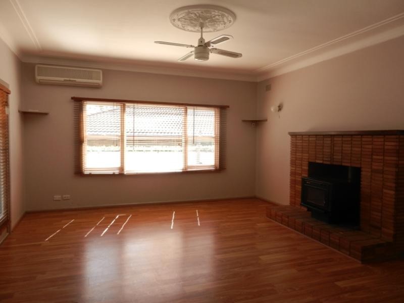 106 Vales Road, Mannering Park NSW 2259