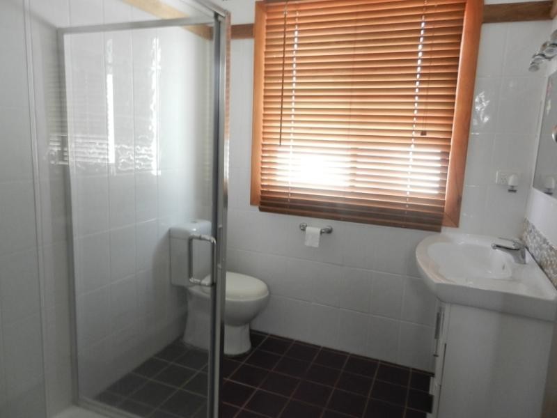 106 Vales Road, Mannering Park NSW 2259