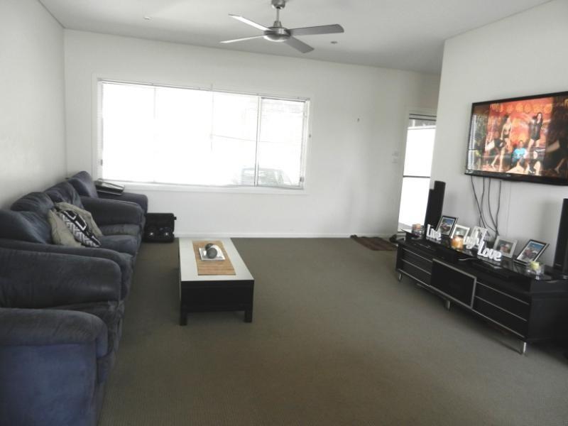 66 Griffith Street, Mannering Park NSW 2259