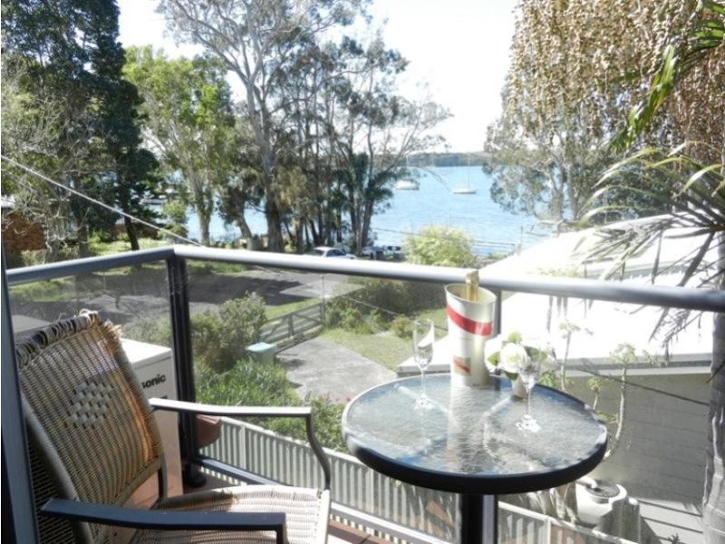 29 Waverley Avenue, Mannering Park NSW 2259