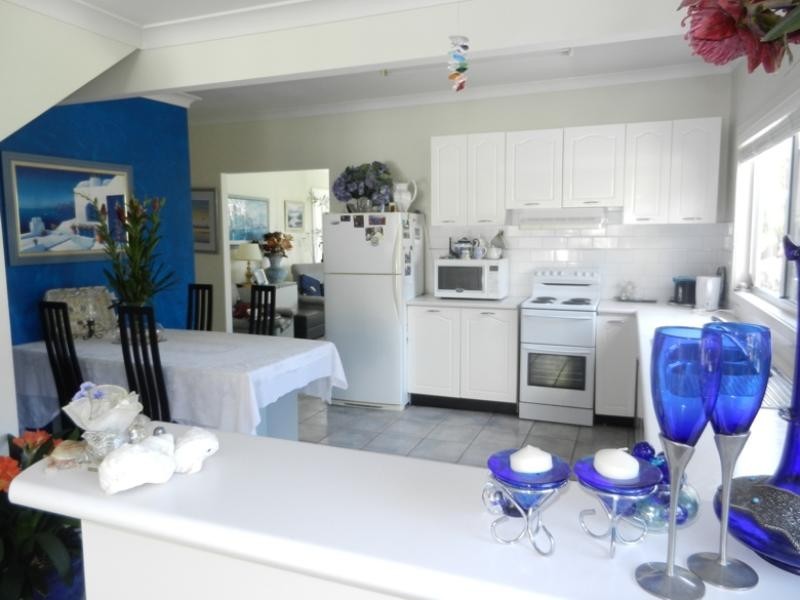29 Waverley Avenue, Mannering Park NSW 2259