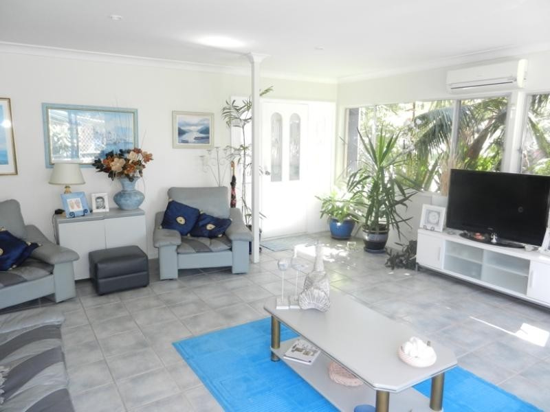 29 Waverley Avenue, Mannering Park NSW 2259