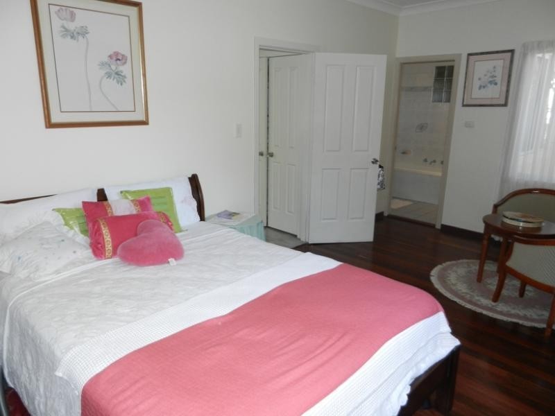 29 Waverley Avenue, Mannering Park NSW 2259